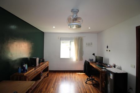 Casa à venda com 512m², 5 quartos e 3 vagasQuarto 2