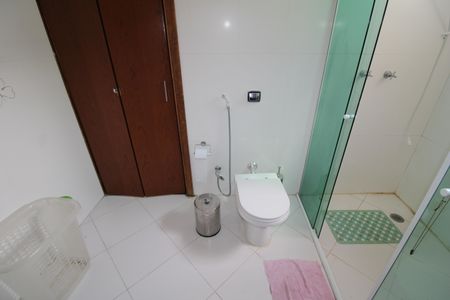 Casa à venda com 512m², 5 quartos e 3 vagasBanheiro 2