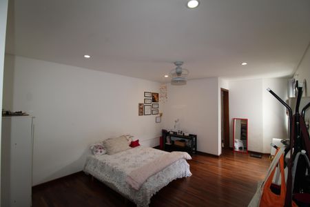 Casa à venda com 512m², 5 quartos e 3 vagasQuarto 5