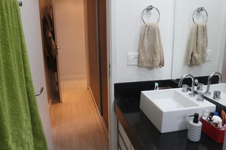 Apartamento à venda com 108m², 3 quartos e 3 vagasBanheiro da Suíte 1