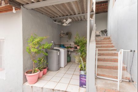 Casa à venda com 243m², 3 quartos e 5 vagasCasa 2 - Área de Serviço