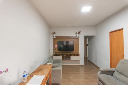 Casa à venda com 243m², 3 quartos e 5 vagasSala