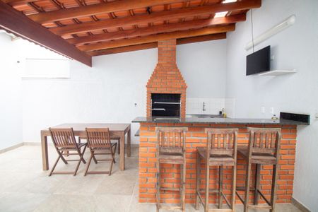 Casa à venda com 242m², 4 quartos e 3 vagasChurrasqueira