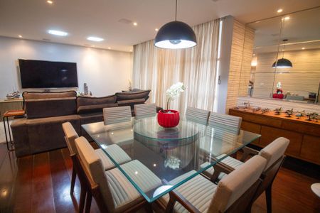 Casa à venda com 242m², 4 quartos e 3 vagasSala de Jantar