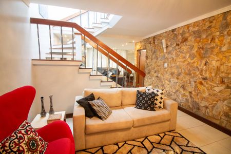 Casa à venda com 242m², 4 quartos e 3 vagasSala