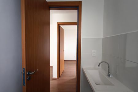 Banheiro Social de apartamento para alugar com 2 quartos, 44m² em Vila Satúrnia, Campinas