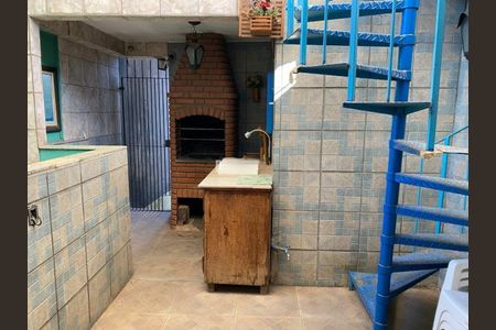 Casa à venda com 1951m², 3 quartos e 2 vagas