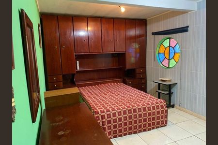 Casa à venda com 1951m², 3 quartos e 2 vagas