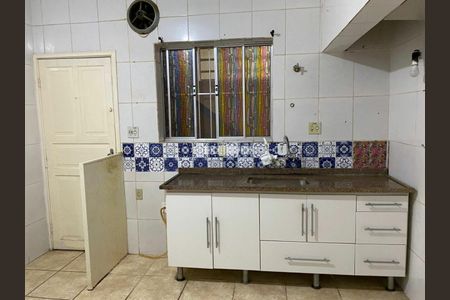 Casa à venda com 1951m², 3 quartos e 2 vagas