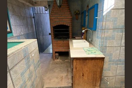 Casa à venda com 1951m², 3 quartos e 2 vagas