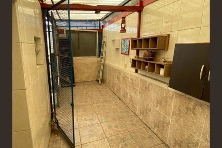 Casa à venda com 1951m², 3 quartos e 2 vagas