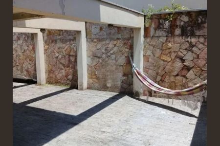 Casa à venda com 120m², 3 quartos e 6 vagas