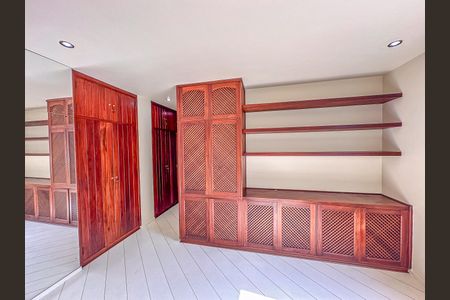 Apartamento à venda com 160m², 3 quartos e 2 vagas Apartamento à venda com 160m², 3 quartos e 2 vagasSuíte