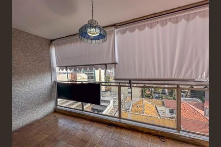Apartamento à venda com 160m², 3 quartos e 2 vagas Apartamento à venda com 160m², 3 quartos e 2 vagasVaranda da Sala