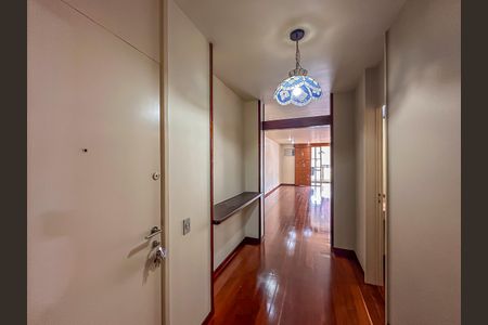 Apartamento à venda com 160m², 3 quartos e 2 vagas Apartamento à venda com 160m², 3 quartos e 2 vagasHall de entrada