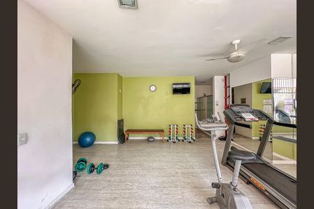 Apartamento à venda com 160m², 3 quartos e 2 vagas Apartamento à venda com 160m², 3 quartos e 2 vagasÁrea comum - Academia