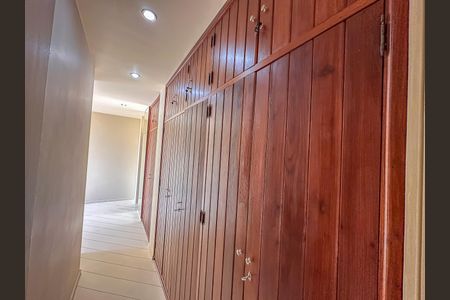 Apartamento à venda com 160m², 3 quartos e 2 vagas Apartamento à venda com 160m², 3 quartos e 2 vagasSuíte