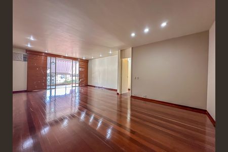 Apartamento à venda com 160m², 3 quartos e 2 vagas Apartamento à venda com 160m², 3 quartos e 2 vagasSala