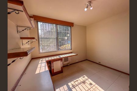 Apartamento à venda com 160m², 3 quartos e 2 vagas Apartamento à venda com 160m², 3 quartos e 2 vagasQuarto 1