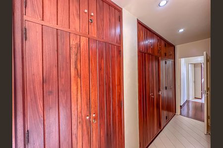 Apartamento à venda com 160m², 3 quartos e 2 vagas Apartamento à venda com 160m², 3 quartos e 2 vagasSuíte