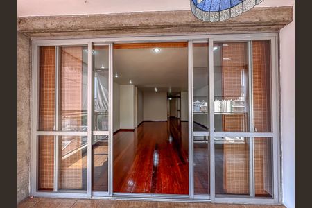 Apartamento à venda com 160m², 3 quartos e 2 vagas Apartamento à venda com 160m², 3 quartos e 2 vagasVaranda da Sala