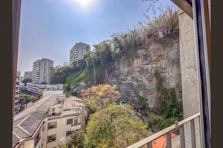 Apartamento à venda com 160m², 3 quartos e 2 vagas Apartamento à venda com 160m², 3 quartos e 2 vagasSuíte vista