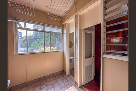 Apartamento à venda com 160m², 3 quartos e 2 vagas Apartamento à venda com 160m², 3 quartos e 2 vagasÁrea de Serviço