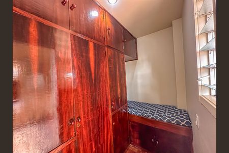 Apartamento à venda com 160m², 3 quartos e 2 vagas Apartamento à venda com 160m², 3 quartos e 2 vagasÁrea de Serviço quarto