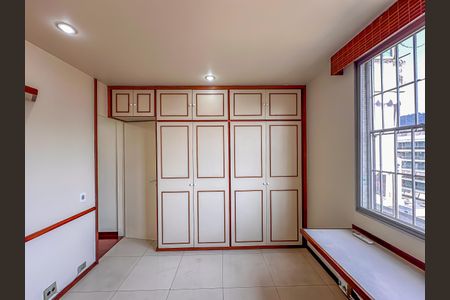 Apartamento à venda com 160m², 3 quartos e 2 vagas Apartamento à venda com 160m², 3 quartos e 2 vagasQuarto 2