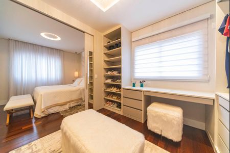 Apartamento à venda com 162m², 2 quartos e 3 vagasCloset Suíte 2