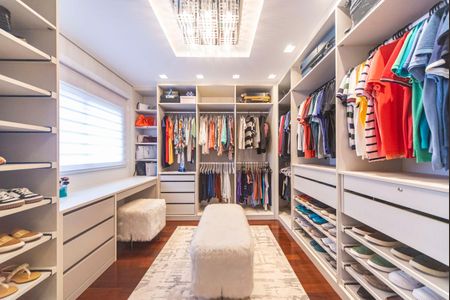 Apartamento à venda com 162m², 2 quartos e 3 vagasCloset Suíte 2