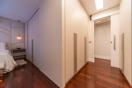 Apartamento à venda com 162m², 2 quartos e 3 vagasSuíte 2