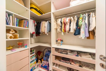 Apartamento à venda com 162m², 2 quartos e 3 vagasCloset Suíte 1