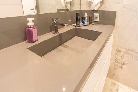 Apartamento à venda com 162m², 2 quartos e 3 vagasBanheiro Suíte 2