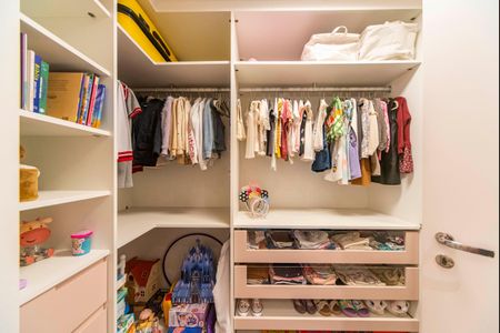 Apartamento à venda com 162m², 2 quartos e 3 vagasCloset Suíte 1