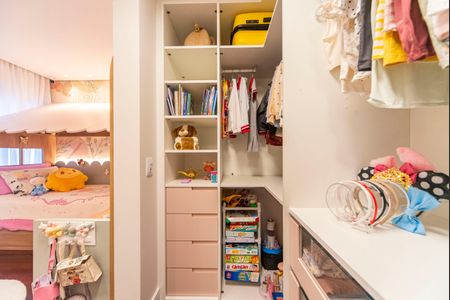 Apartamento à venda com 162m², 2 quartos e 3 vagasCloset Suíte 1