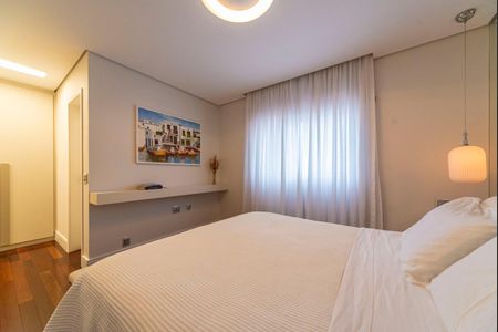 Apartamento à venda com 162m², 2 quartos e 3 vagasSuíte 2