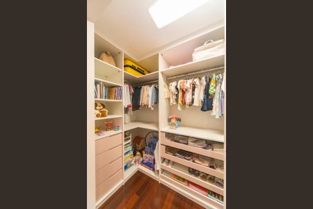 Apartamento à venda com 162m², 2 quartos e 3 vagasCloset Suíte 1