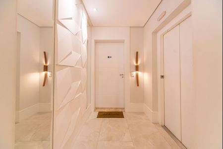 Apartamento à venda com 162m², 2 quartos e 3 vagasHall social