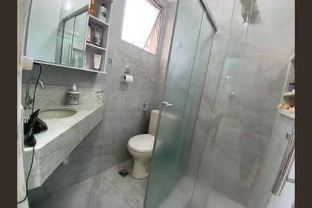 Apartamento à venda com 150m², 2 quartos e 2 vagas Apartamento à venda com 150m², 2 quartos e 2 vagasBanheiro da Suíte