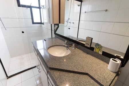 Apartamento para alugar com 177m², 3 quartos e 3 vagasBanheiro da Suíte 3