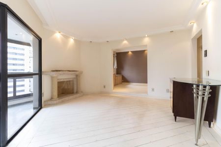 Apartamento para alugar com 177m², 3 quartos e 3 vagasSala