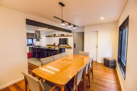 Casa de condomínio para alugar com 270m², 4 quartos e 4 vagasSala de Jantar