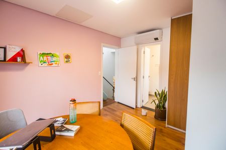 Casa de condomínio para alugar com 270m², 4 quartos e 4 vagasSuíte 2