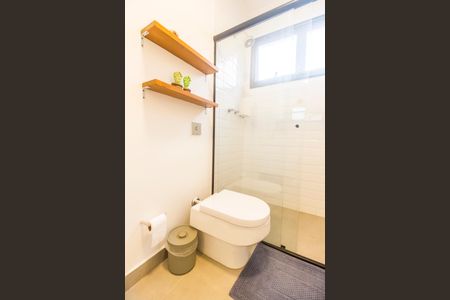 Casa de condomínio para alugar com 270m², 4 quartos e 4 vagasBanheiro da Suíte 2