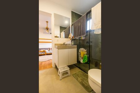 Casa de condomínio para alugar com 270m², 4 quartos e 4 vagasBanheiro Social