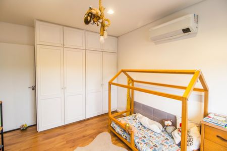 Casa de condomínio para alugar com 270m², 4 quartos e 4 vagasQuarto 1