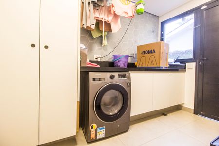 Casa de condomínio para alugar com 270m², 4 quartos e 4 vagasÁrea de Serviço