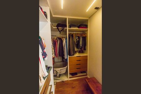 Casa de condomínio para alugar com 270m², 4 quartos e 4 vagasCloset da suíte 1