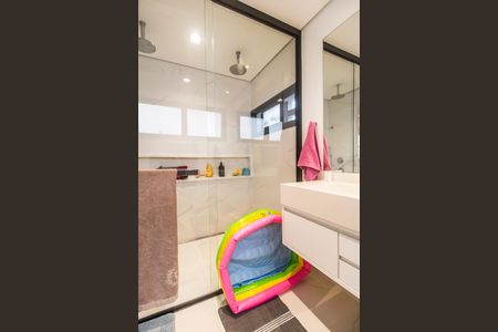 Casa de condomínio para alugar com 270m², 4 quartos e 4 vagasBanheiro da Suíte 1